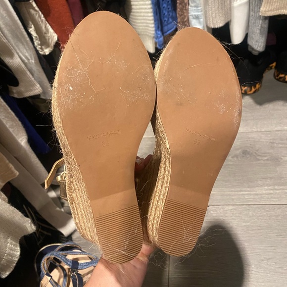 Vince Camuto Wedges; Size 6 - Picture 3 of 3